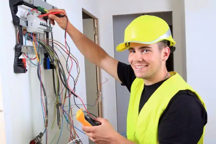 elektricien Warmenhuizen